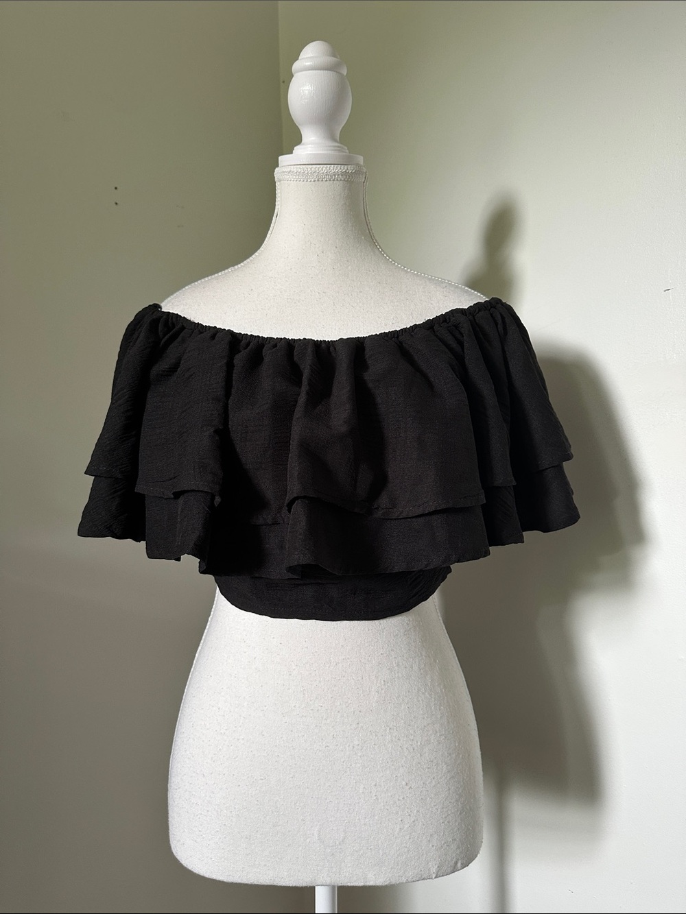 NWT FOREVER 21 Black Ruffle Whimsigoth Party Cropped Off the Shoulder Top Medium